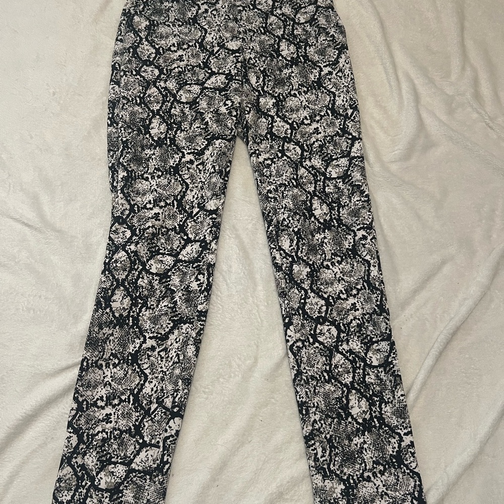 Express Monochrome Patterned Pants - image 1